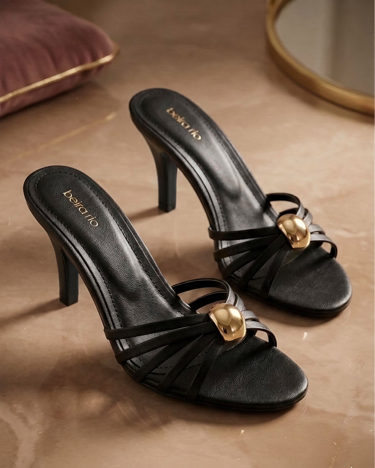 SCARLET HEELS - Black