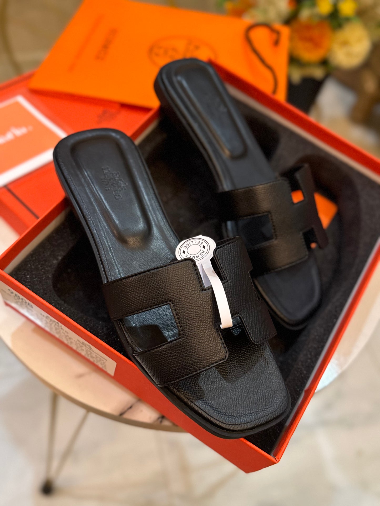 HMES ORAN FLATS BLACK - Premium batch