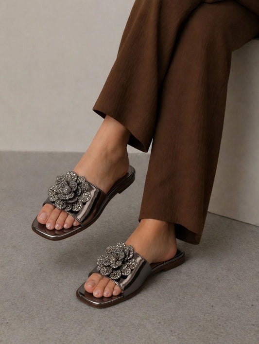 FLOWER EMBELISH FLATS