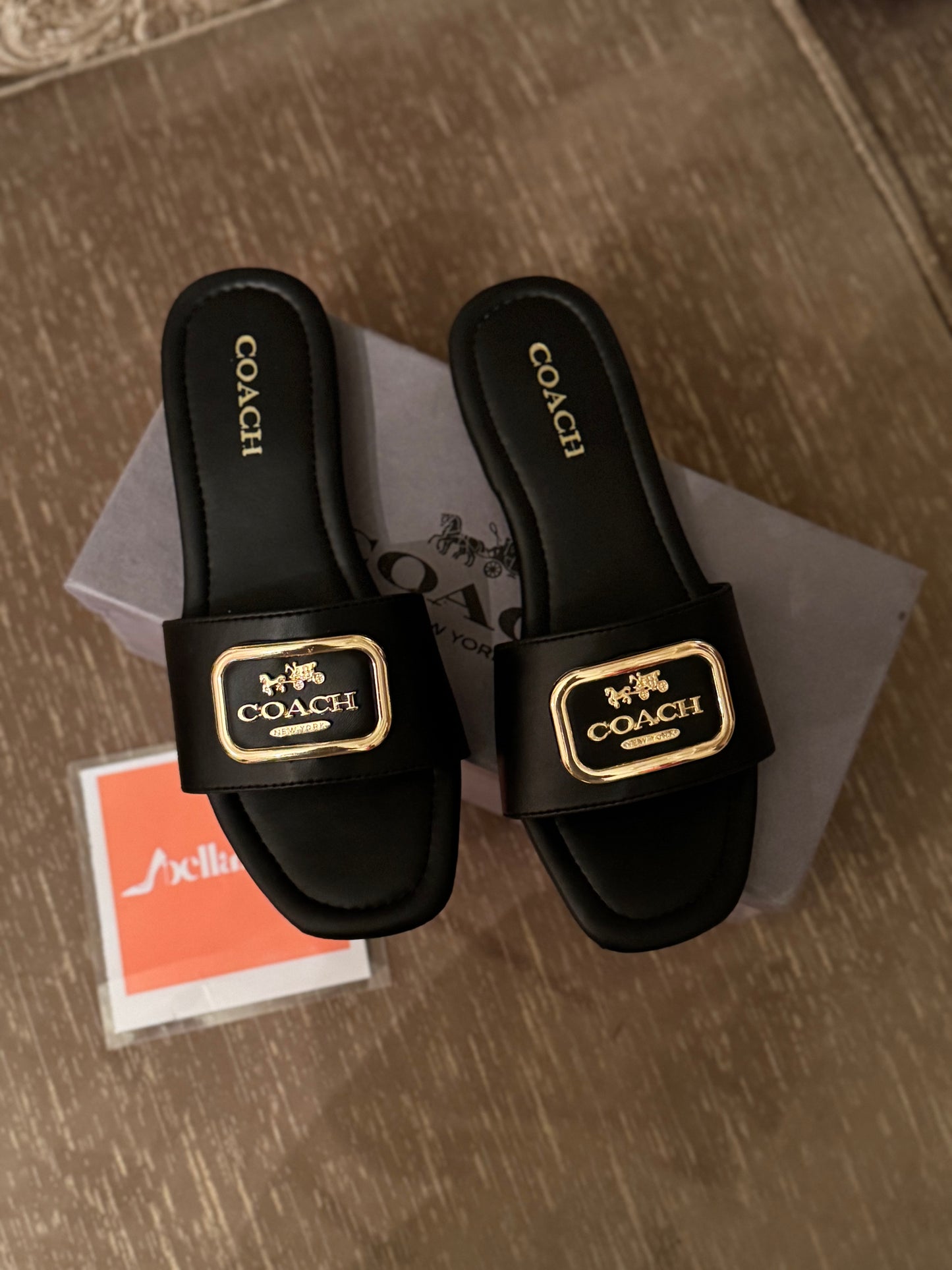 IVY FLATS - BLACK