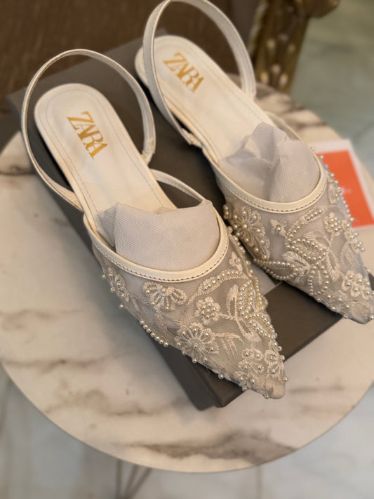 Viked Pumps - White