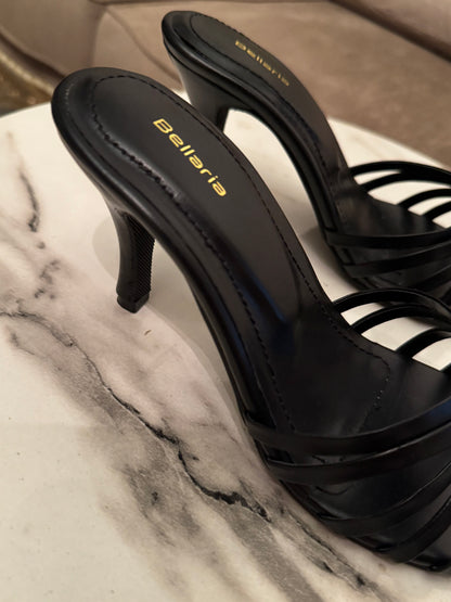 SCARLET HEELS - Black