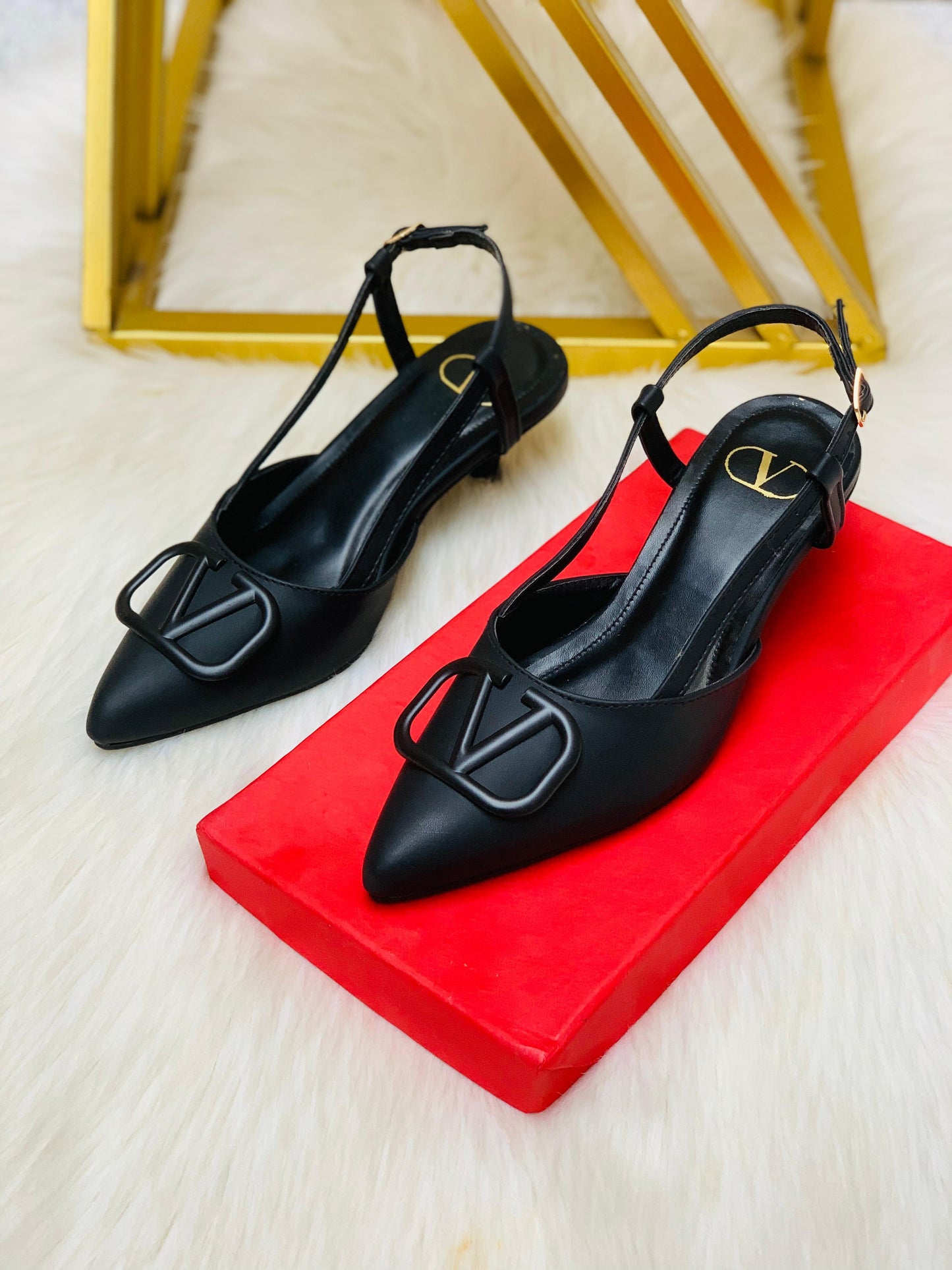 VLTN SIGNATURE KITTEN HEEL