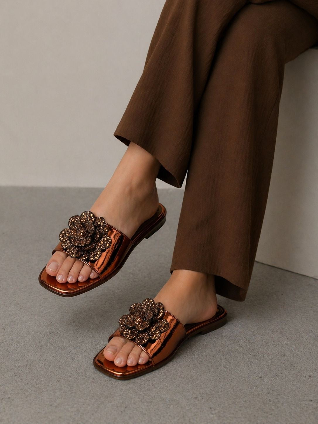 FLOWER EMBELISH FLATS