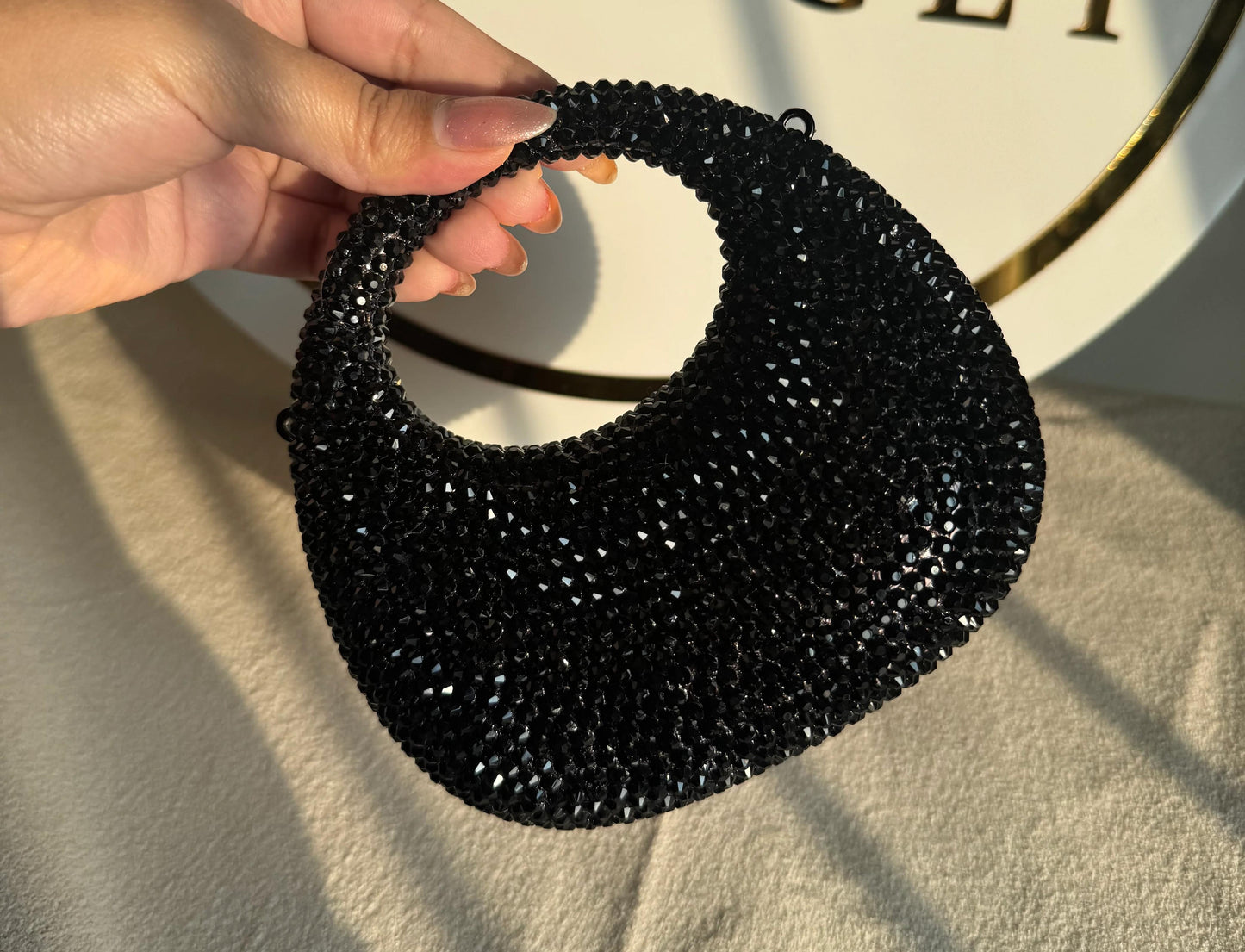SHIMMER GRACE CLUTCH - Black