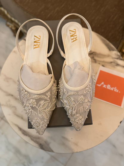 Viked Pumps - White