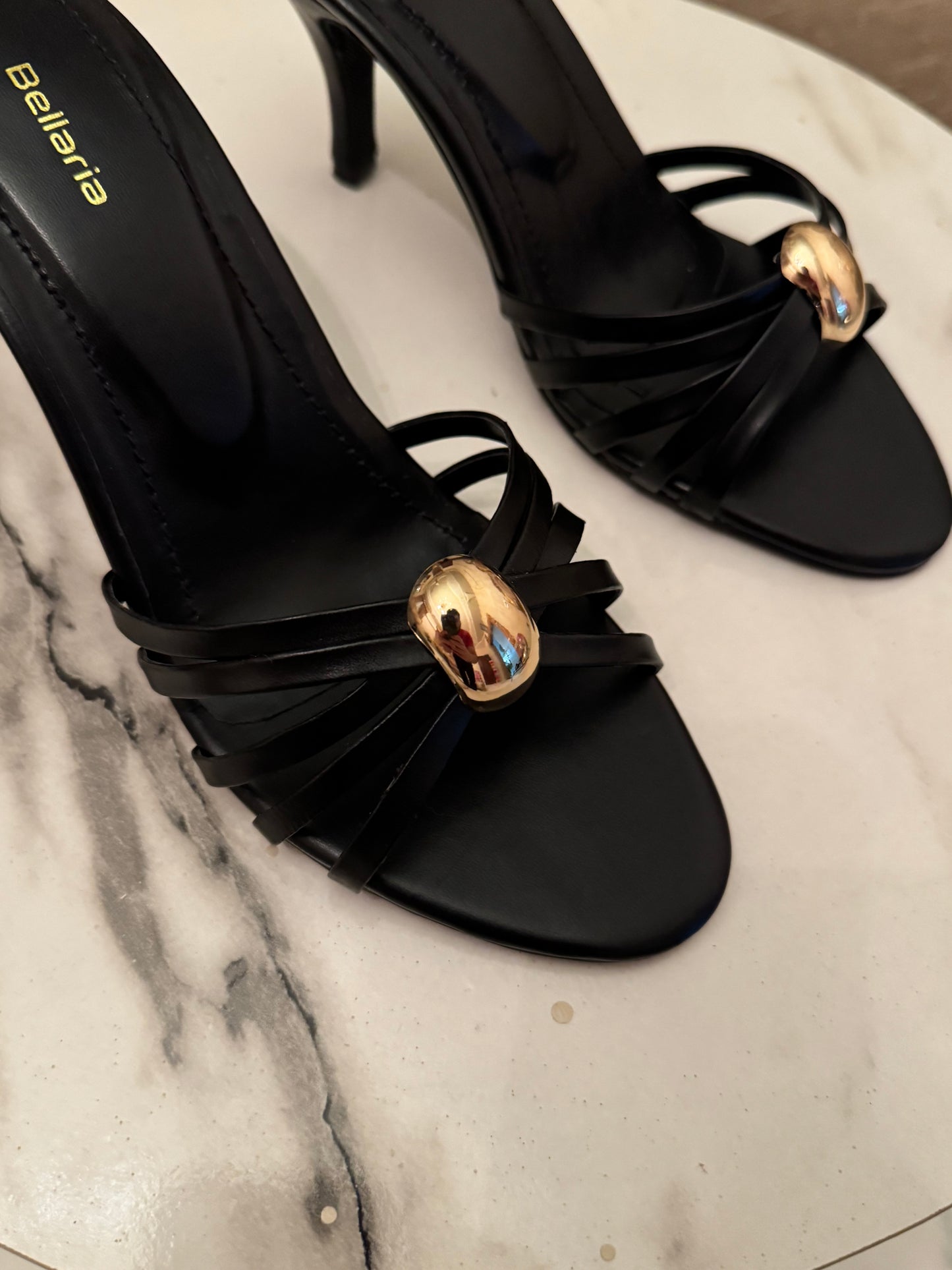 SCARLET HEELS - Black