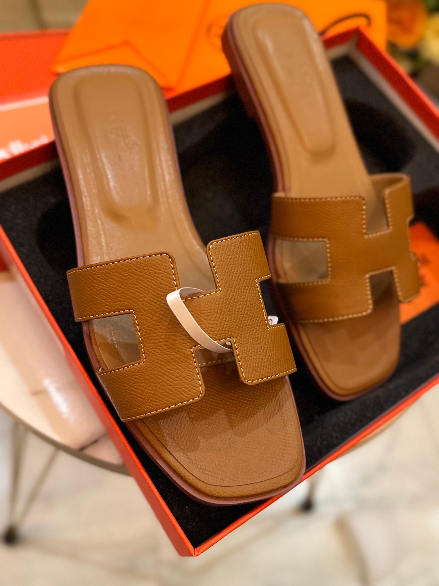 HMES ORAN FLATS BROWN - Premium batch