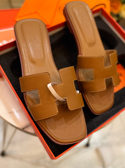 HMES ORAN FLATS BROWN - Premium batch