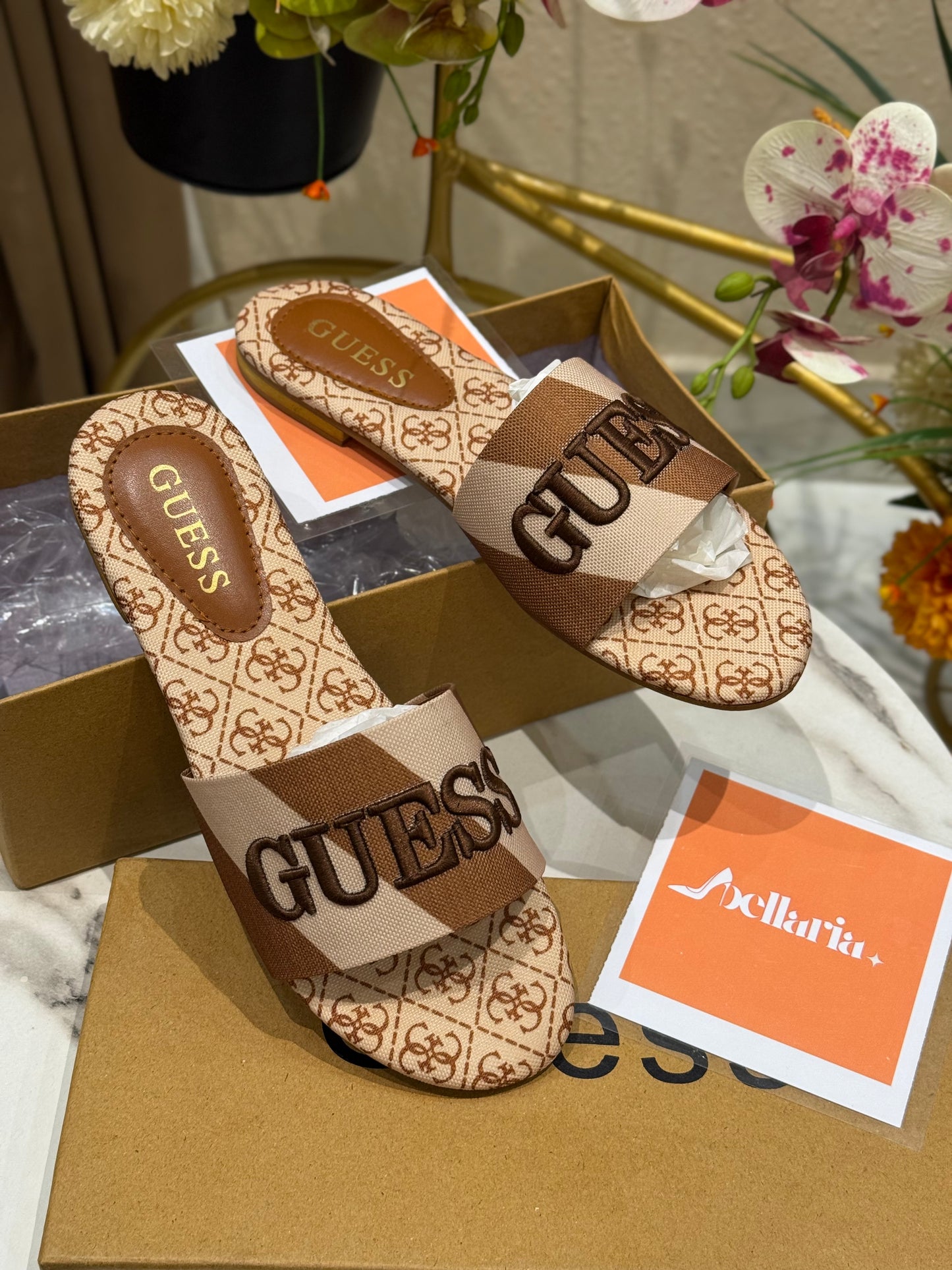 G U E S S Harini Flats - Brown