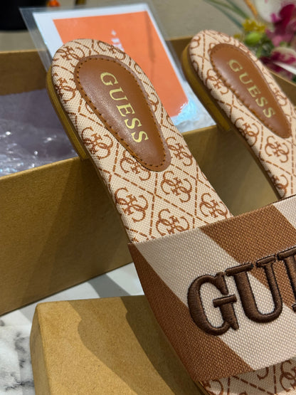 G U E S S Harini Flats - Brown