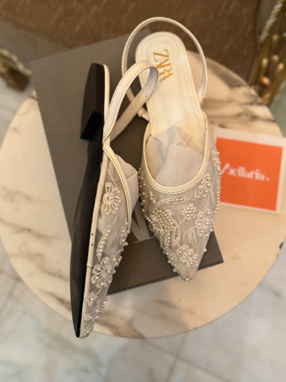 Viked Pumps - White