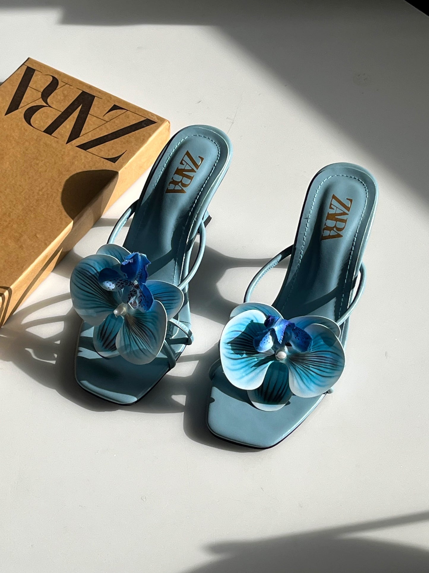 FLORA HEELS