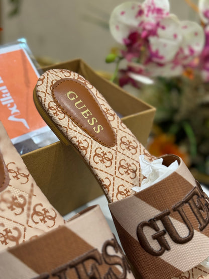 G U E S S Harini Flats - Brown