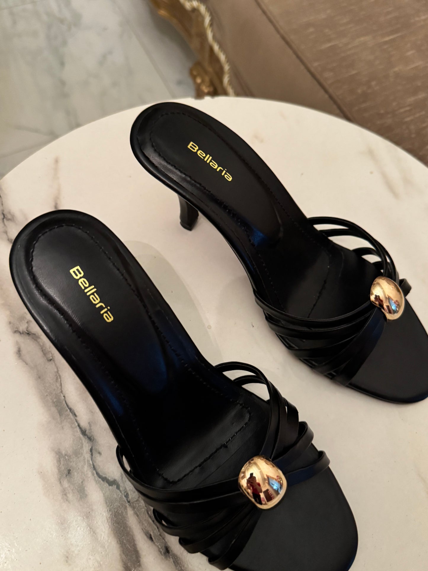 SCARLET HEELS - Black