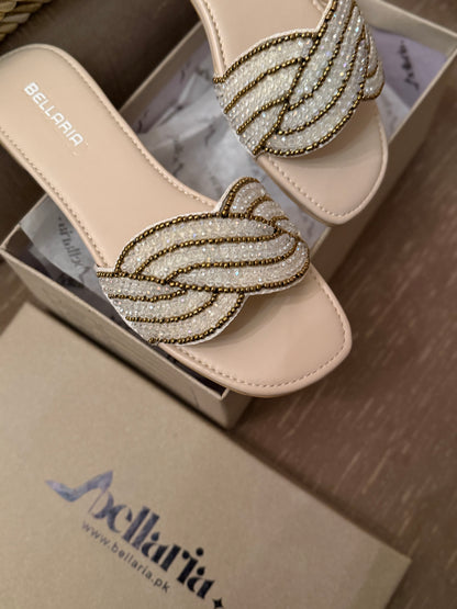 Amora Flats