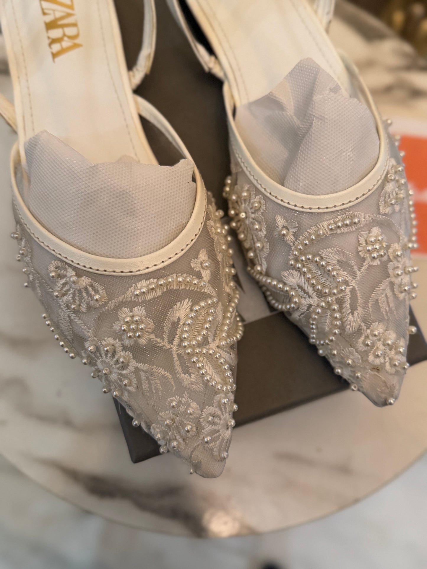 Viked Pumps - White